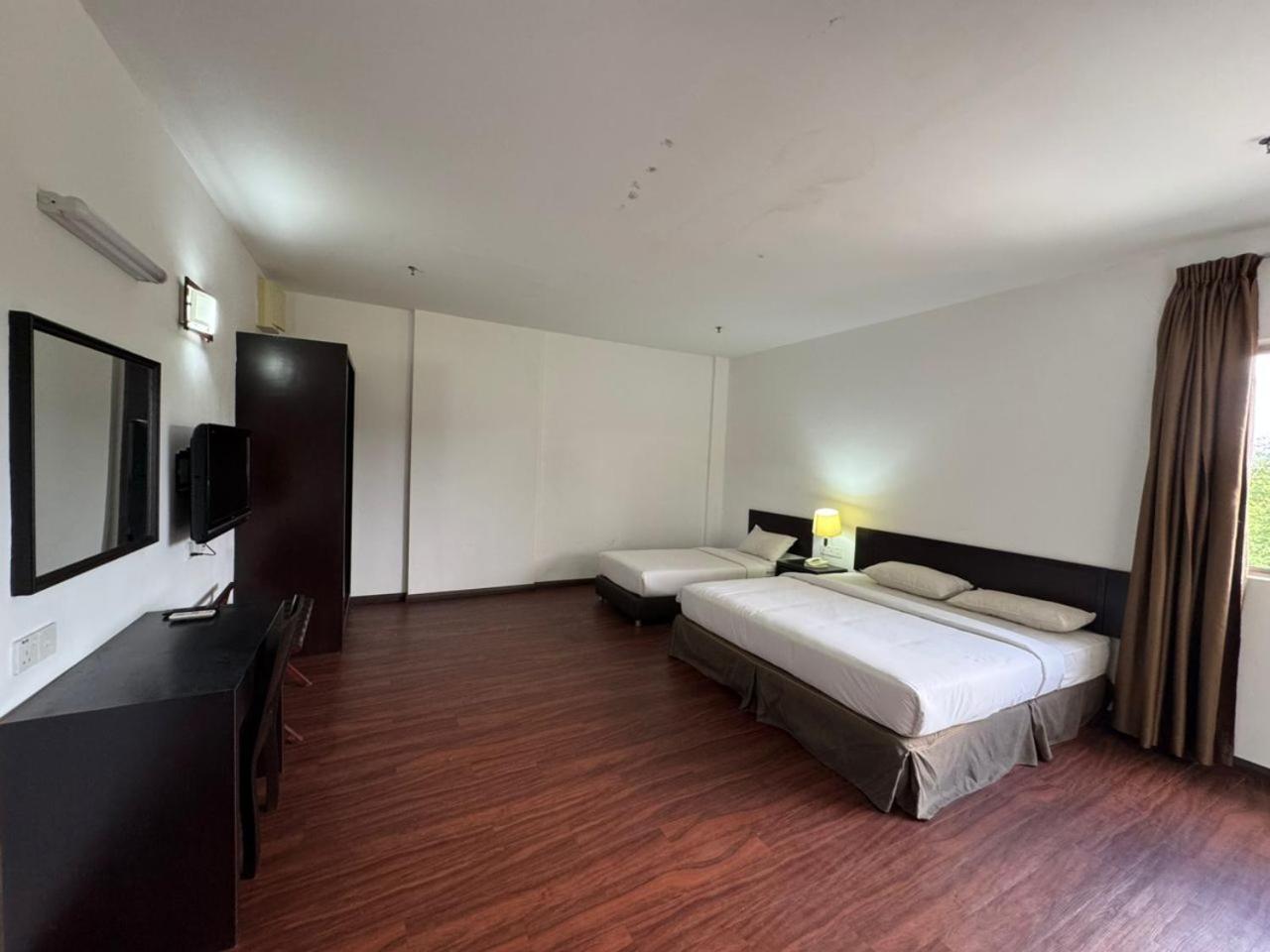 Hotel Pandan Johor Bahru Kültér fotó