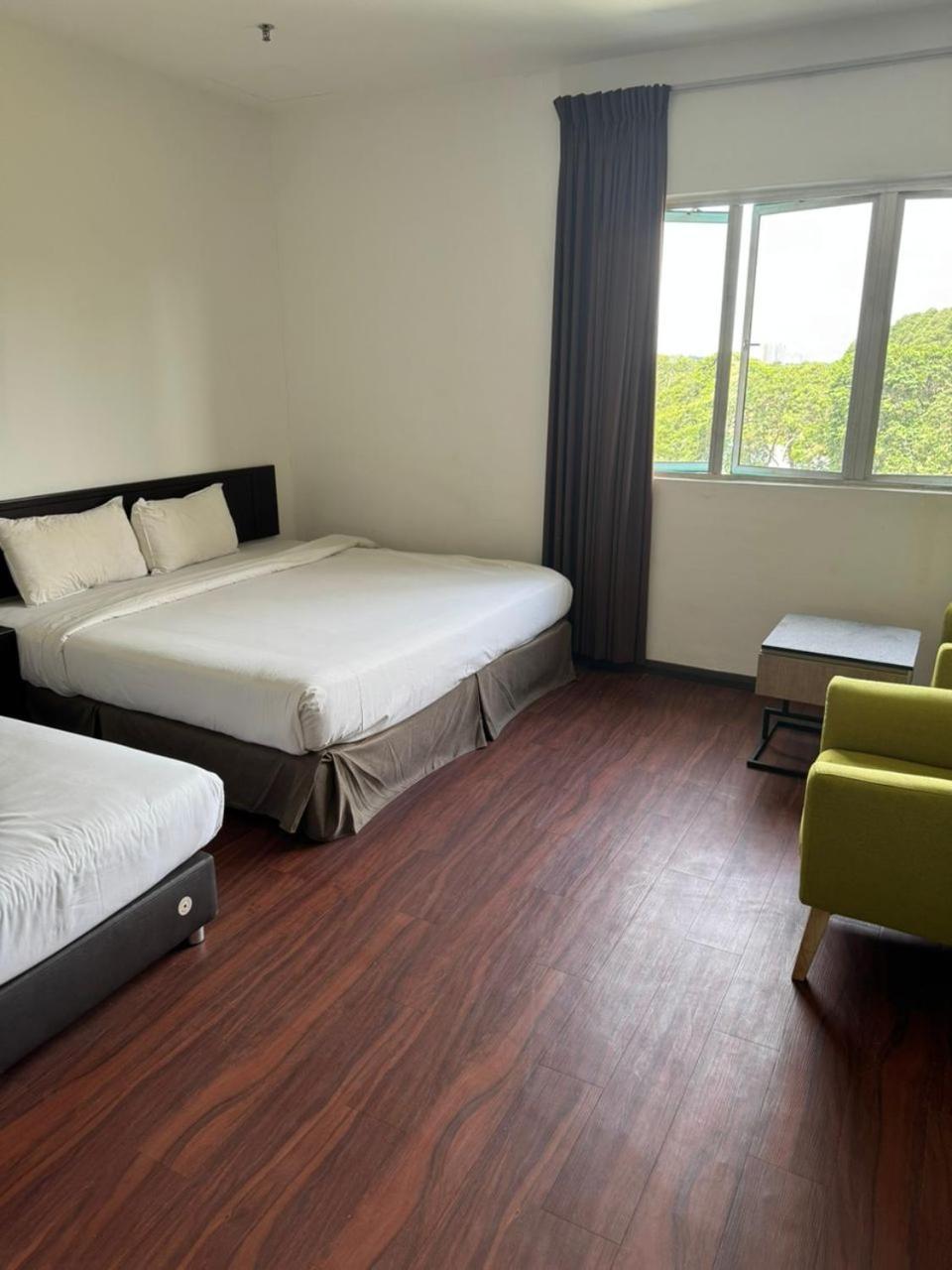 Hotel Pandan Johor Bahru Kültér fotó